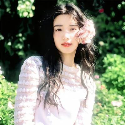 醉卧美人膝，醒掌天下权